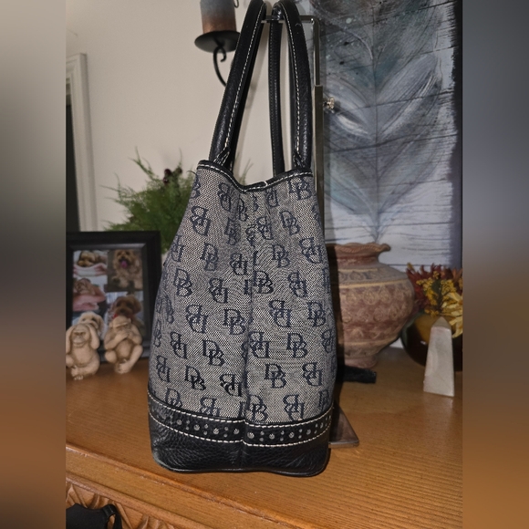 Dooney & Bourke Canvas Navy Monogran With Navy Leather Bottom And Handles EUC - Picture 4 of 16